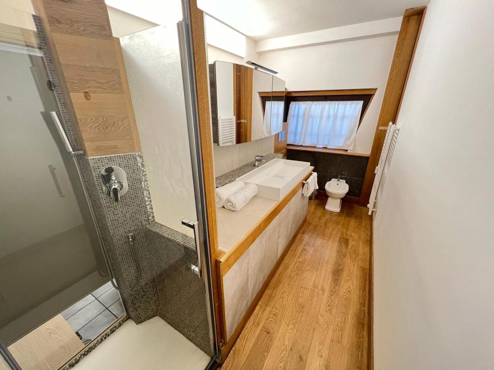 "R&P Apartment", Short Term Stay, Elegant Design, Bisceglie Metro Station, Easy For San Siro And Fiera Milano, Free Parking Ngoại thất bức ảnh